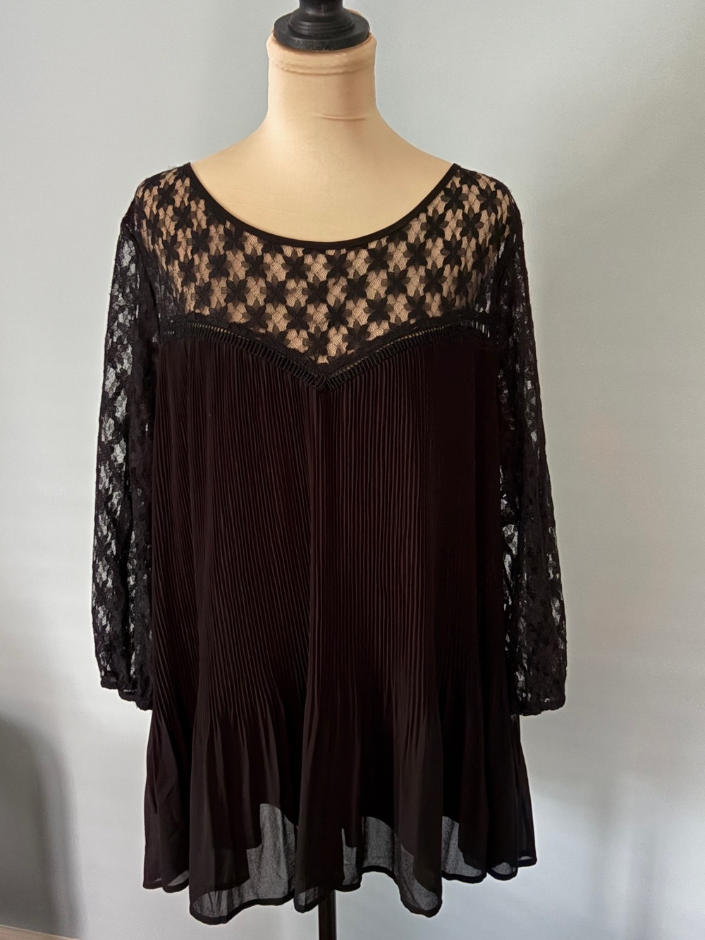 Black Lace Yoke Pleated Women’s Blouse